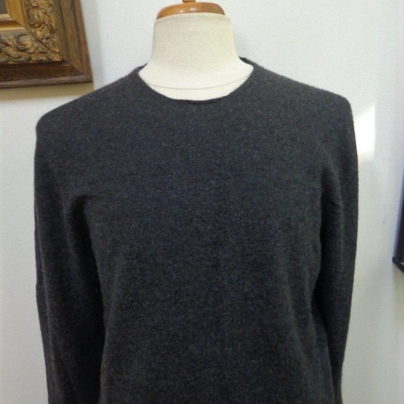 VGUC - METROPOLITAN VIEW  Man's Charcoal Gray Cashmere Crewneck Sweater Size M - Picture 2 of 6